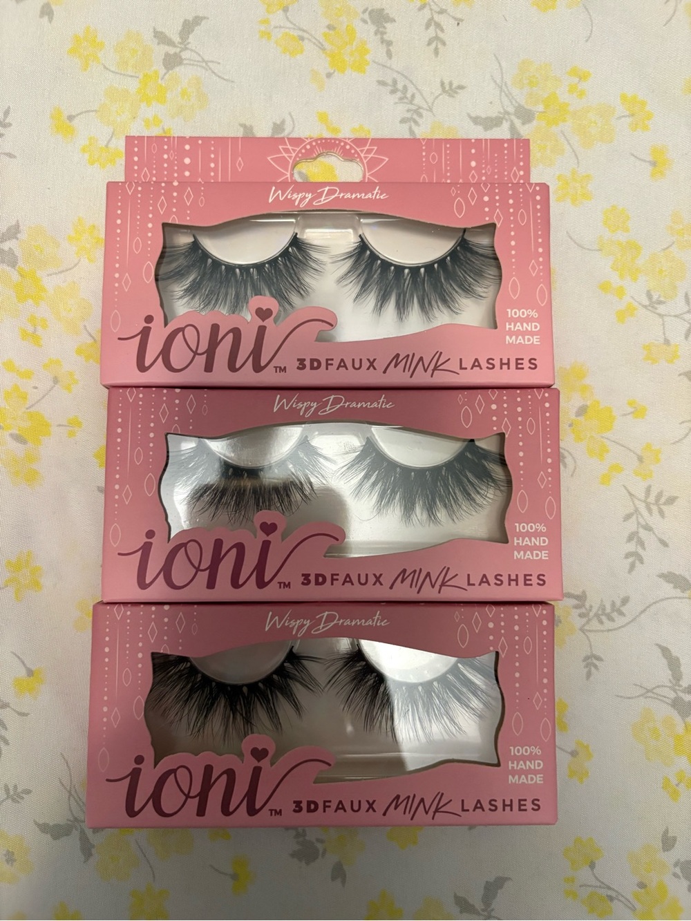 Ioni 3D Faux Mink Lashes — Pink Voluminous Lash Set